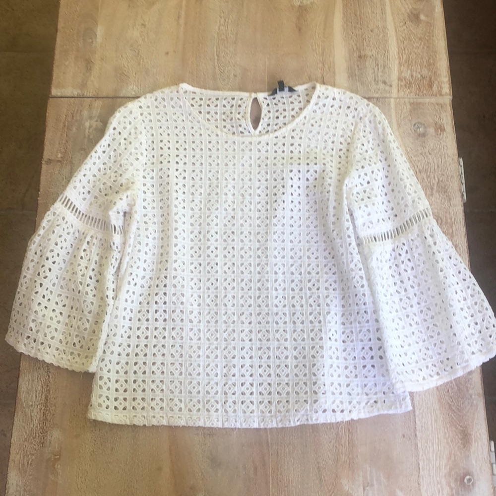 Joe’s Collection Beautiful bell sleeve shirt!